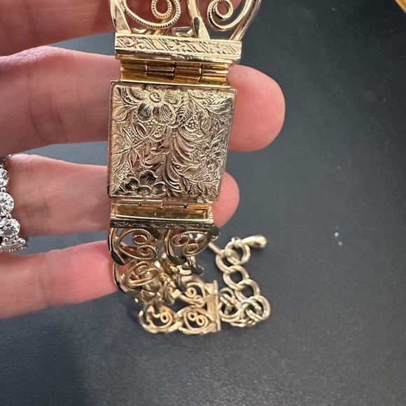 Vintage Gold Filagree chunky choker - Picture 3 of 9